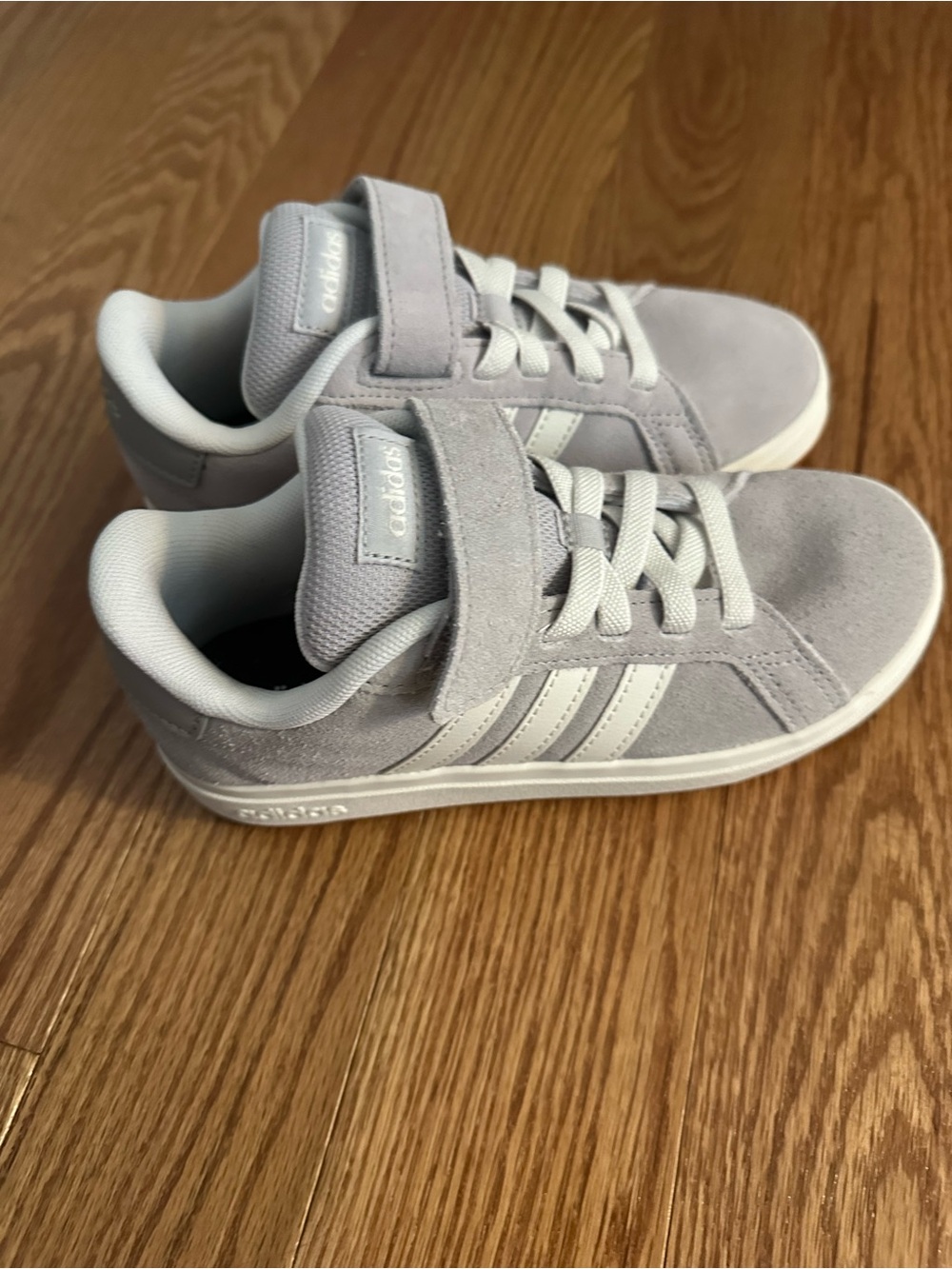 Adidas BOYS LITTLE KID VL COURT 3.0 Light Gray Suede Sneaker Size 1.5